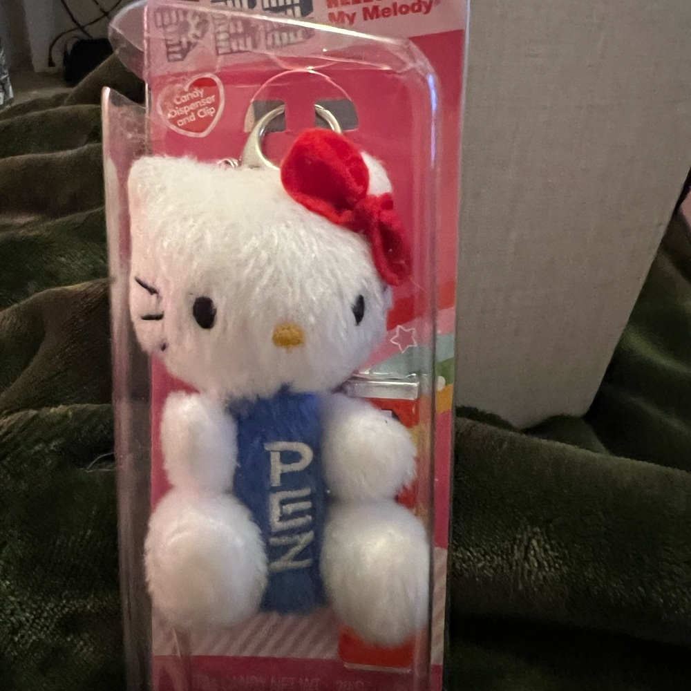 Vintage Sanrio Hello Kitty Collectible Pez & Candy dispenser!!!